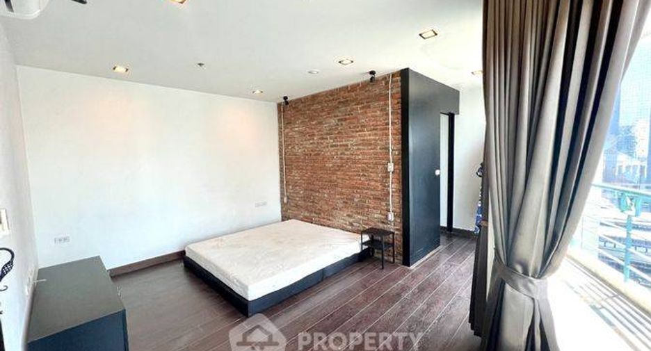 For rent 2 bedrooms condo in Sathon, Bangkok