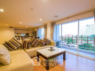 À louer 3 chambres appartement à Yan Nawa, Bangkok