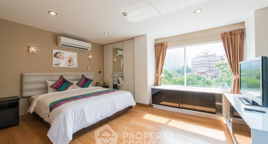 À louer 3 chambres appartement à Yan Nawa, Bangkok