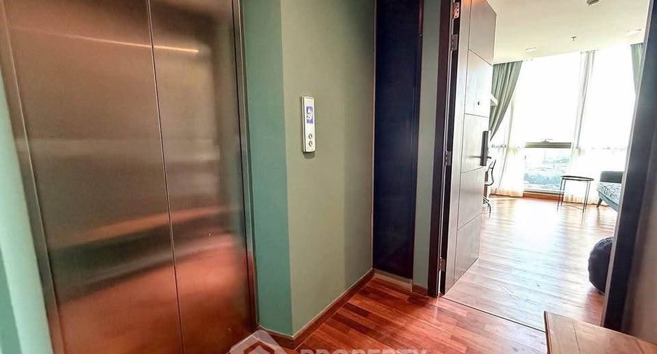 Wohnung zur Miete mit 1 Zimmer in Pathum Wan, Bangkok