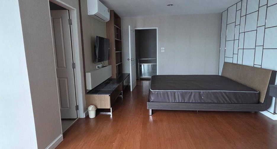 For rent 3 bedrooms condo 