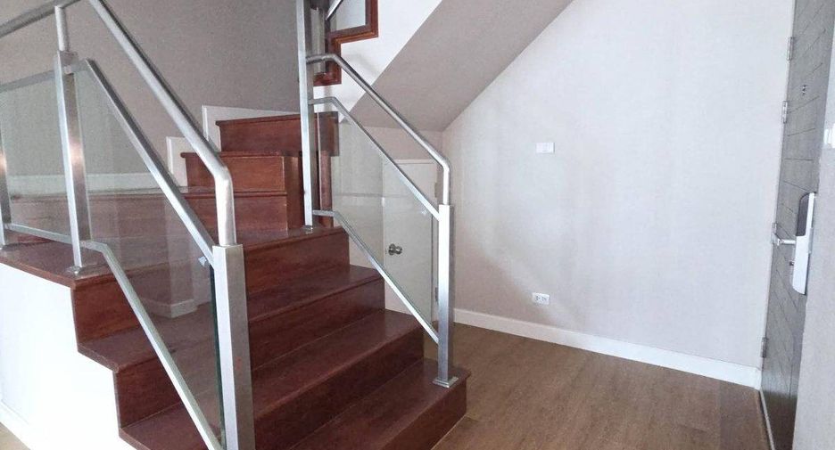 For rent 3 bedrooms condo 
