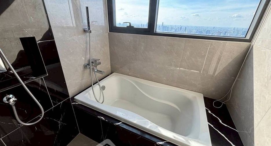 Condo en alquiler de 3 habitaciones 