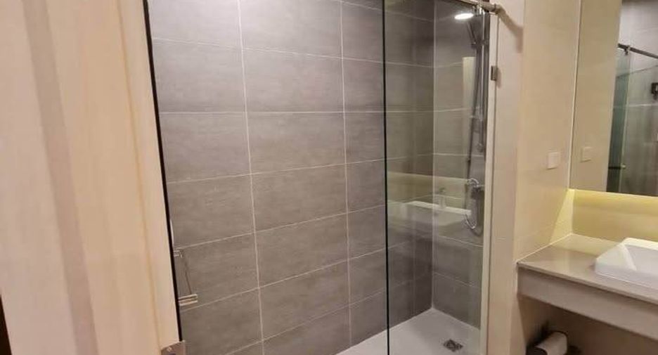 For rent 3 bedrooms condo 