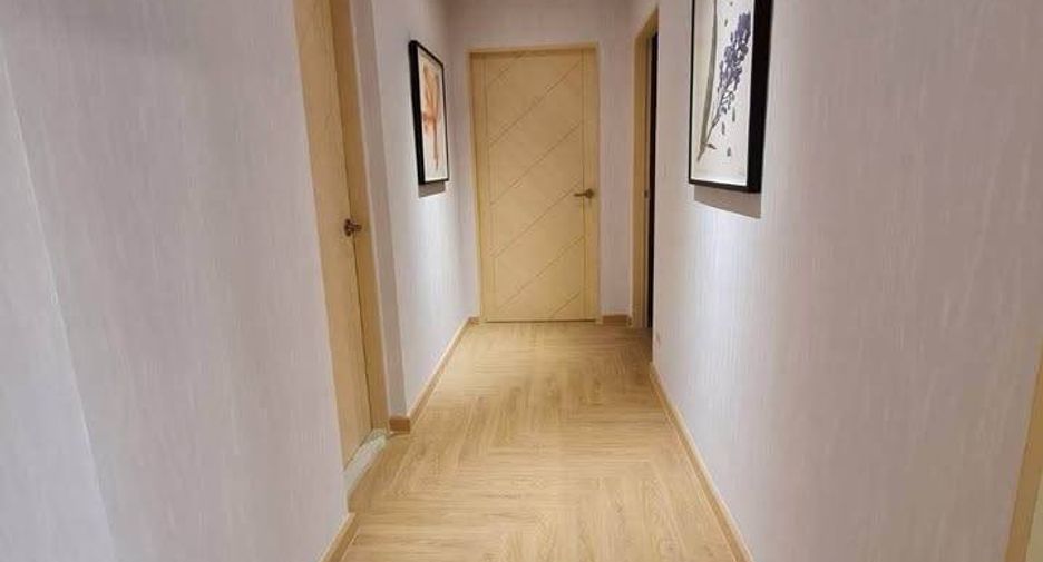 For rent 3 bedrooms condo 