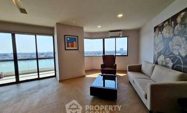 For rent 3 bedrooms condo 