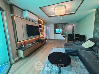 For rent 4 bedrooms condo in Huai Khwang, Bangkok