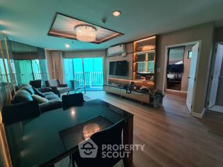 For rent 4 bedrooms condo in Huai Khwang, Bangkok