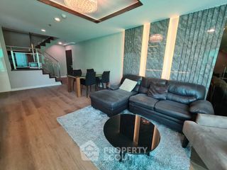 For rent 4 bedrooms condo in Huai Khwang, Bangkok