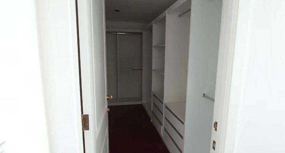 À louer 4 chambres condo 