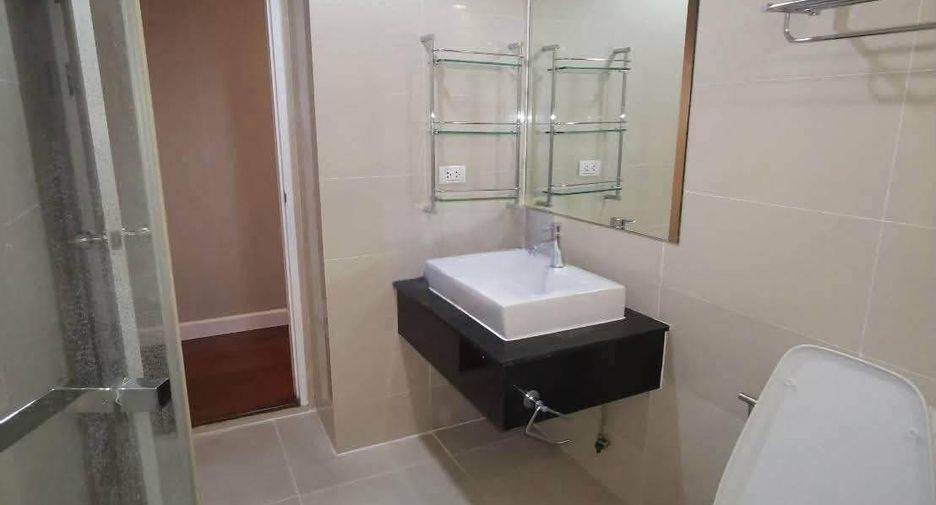 For rent 3 bedrooms condo 