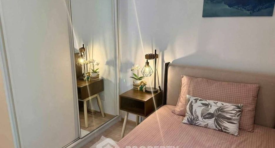 Condo en alquiler de 2 habitaciones en Huai Khwang, Bangkok