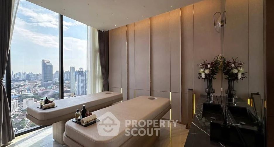 À louer 2 chambres condo à Huai Khwang, Bangkok