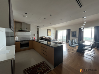 À vendre 2 chambres condo à Yan Nawa, Bangkok