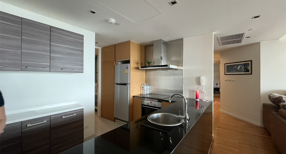 À vendre 2 chambres condo à Yan Nawa, Bangkok