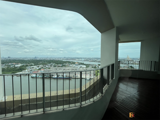 À vendre 2 chambres condo à Yan Nawa, Bangkok