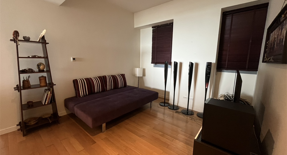 À vendre 2 chambres condo à Yan Nawa, Bangkok