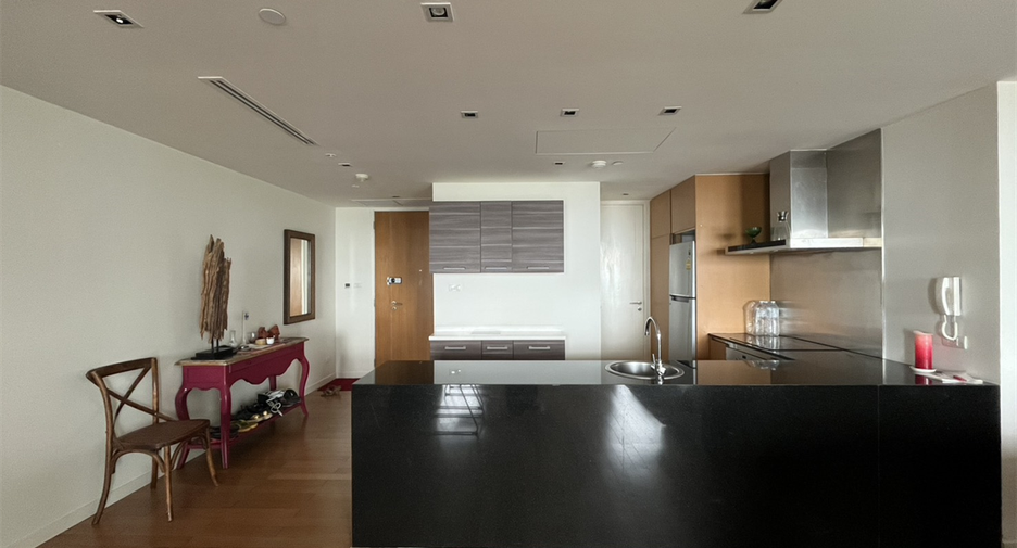 À vendre 2 chambres condo à Yan Nawa, Bangkok