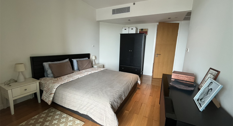 À vendre 2 chambres condo à Yan Nawa, Bangkok