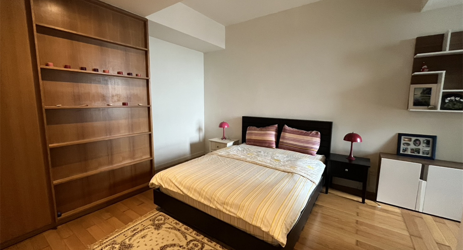 À vendre 2 chambres condo à Yan Nawa, Bangkok