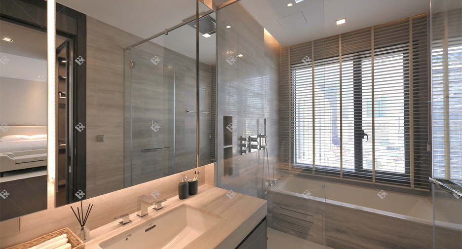 For rent 2 bedrooms condo in Khlong Toei, Bangkok