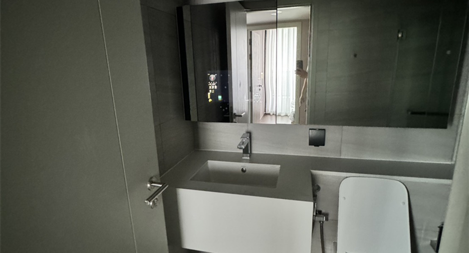 À vendre 2 chambres condo à Bang Rak, Bangkok
