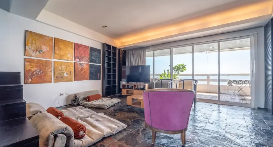 For sale 2 bedrooms condo 