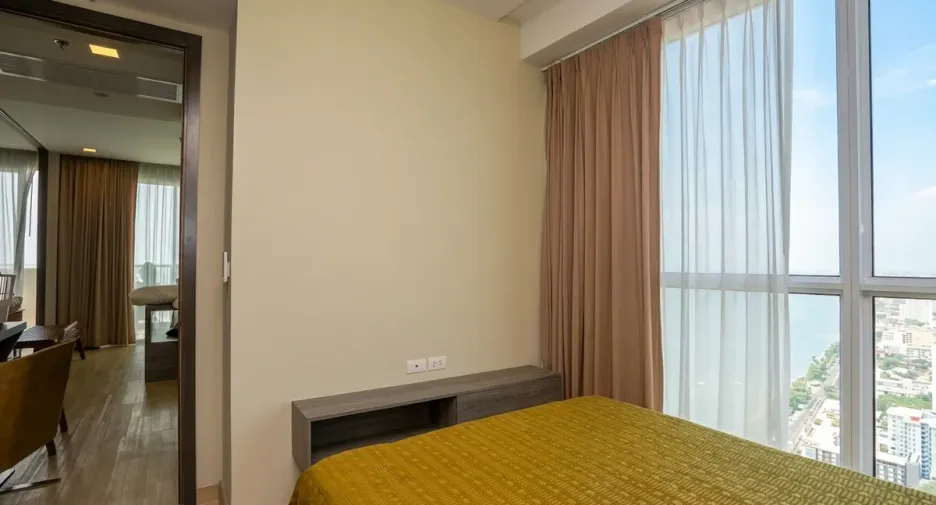 For sale 3 bedrooms condo in Jomtien, Pattaya