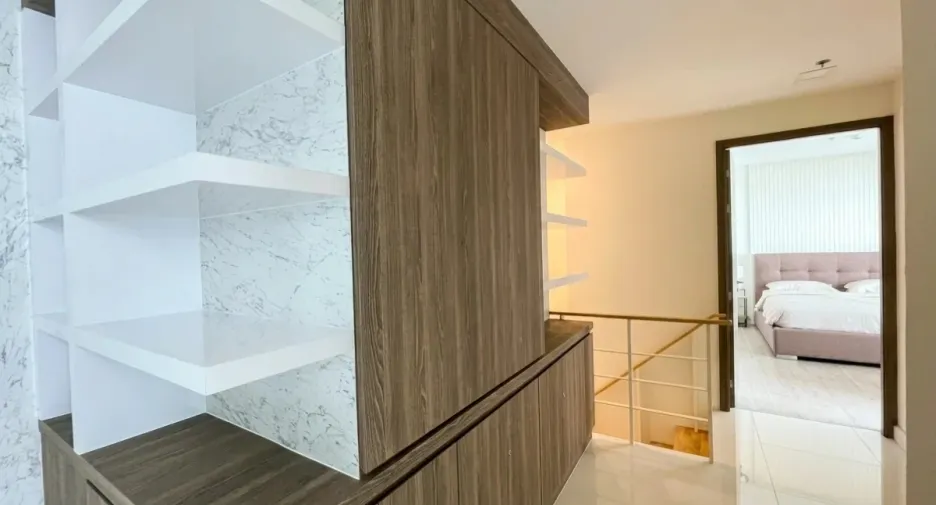 À louer et à vendre 3 chambres condo à Bang Saray, Pattaya