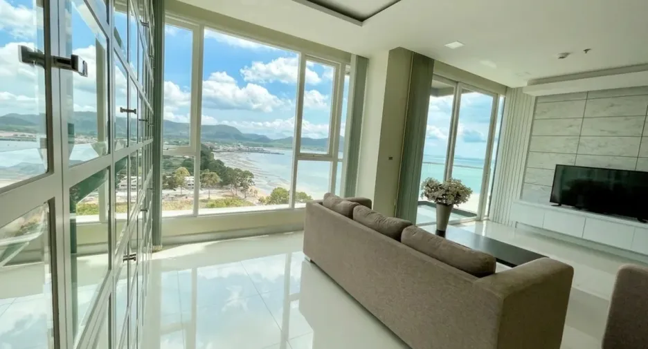 À louer et à vendre 3 chambres condo à Bang Saray, Pattaya