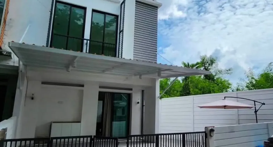出租 3 卧室 独立屋 在 Suan Luang, 曼谷