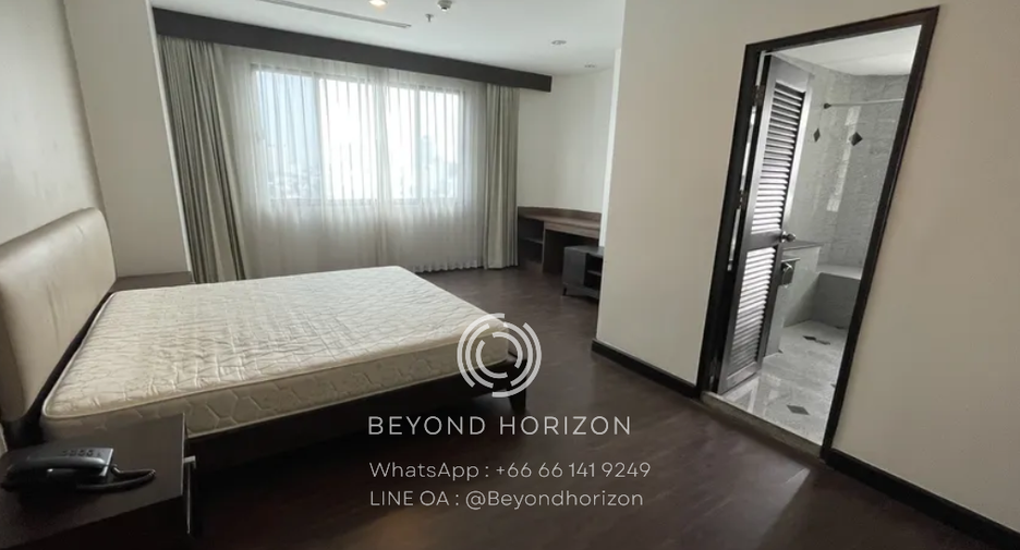 For rent 4 bedrooms condo in Watthana, Bangkok