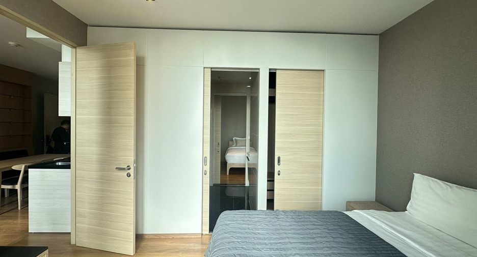 For rent 2 bedrooms condo in Khlong Toei, Bangkok