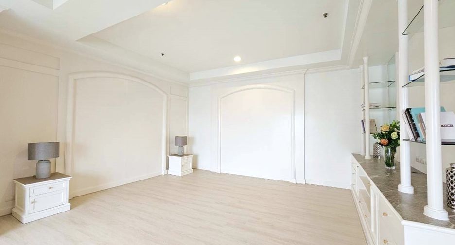 For rent 4 ベッドルーム condo in Watthana, Bangkok