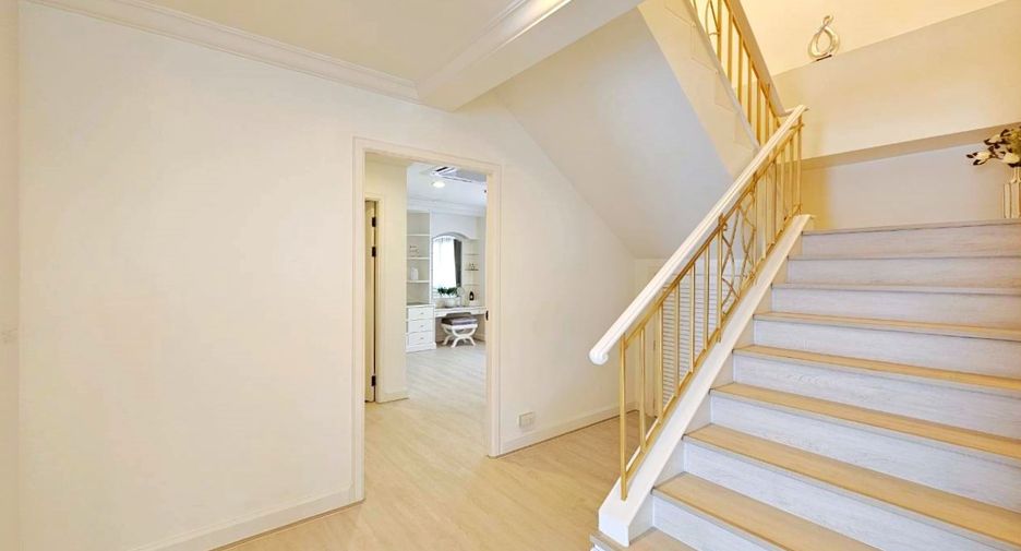For rent 4 ベッドルーム condo in Watthana, Bangkok