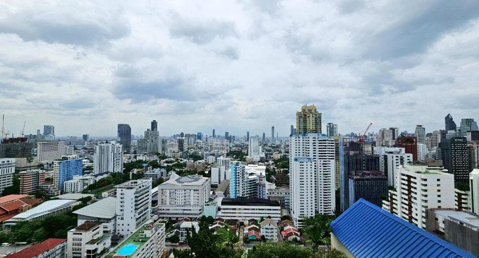 For rent 4 ベッドルーム condo in Watthana, Bangkok