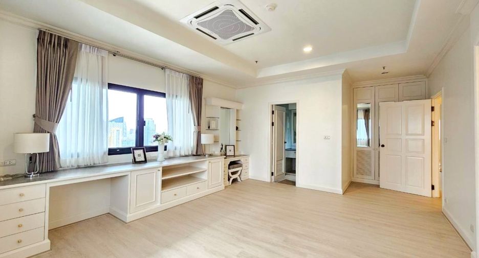 For rent 4 ベッドルーム condo in Watthana, Bangkok