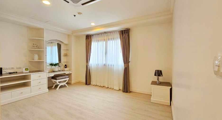 For rent 4 ベッドルーム condo in Watthana, Bangkok