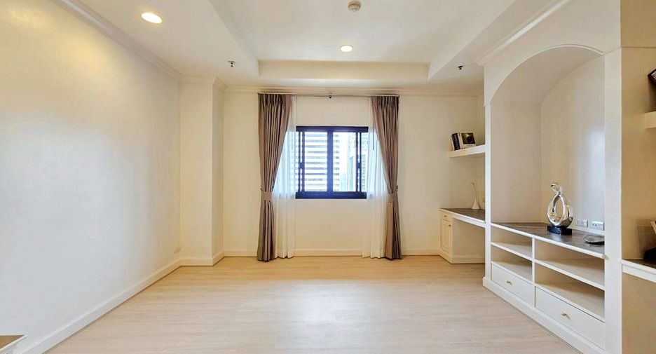 For rent 4 ベッドルーム condo in Watthana, Bangkok
