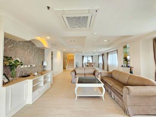 For rent 4 ベッドルーム condo in Watthana, Bangkok