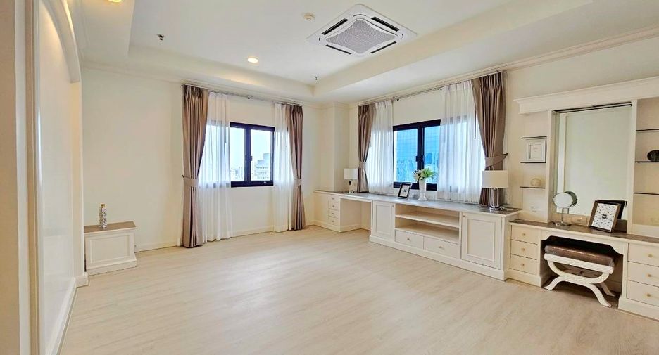 For rent 4 ベッドルーム condo in Watthana, Bangkok