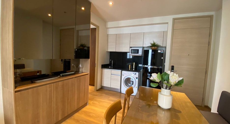 For rent 2 bedrooms condo in Khlong Toei, Bangkok