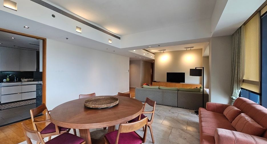 Condo en alquiler de 3 habitaciones en Sathon, Bangkok