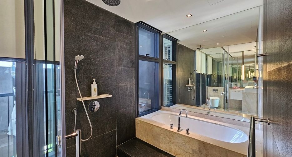 Condo en alquiler de 3 habitaciones en Sathon, Bangkok