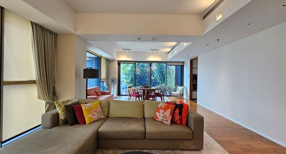 Condo en alquiler de 3 habitaciones en Sathon, Bangkok