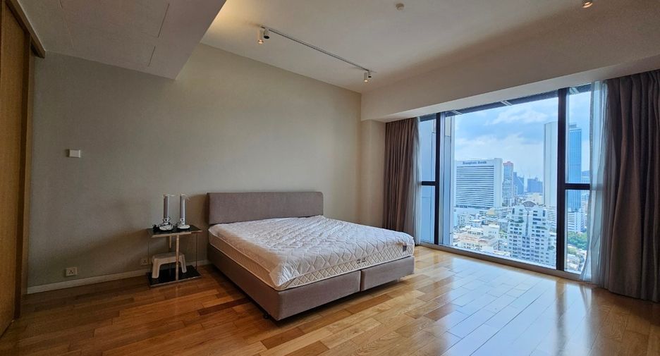 Condo en alquiler de 3 habitaciones en Sathon, Bangkok