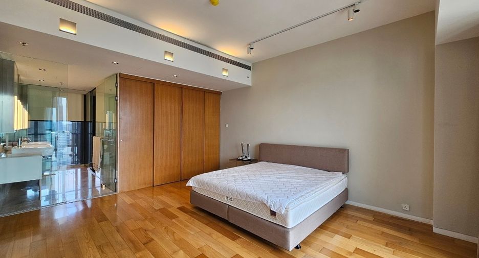 Condo en alquiler de 3 habitaciones en Sathon, Bangkok