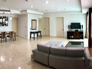 À louer 3 chambres condo à Khlong Toei, Bangkok