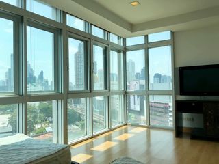 À louer 3 chambres condo à Khlong Toei, Bangkok