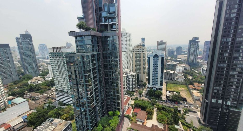 Condo en alquiler de 2 habitaciones en Khlong Toei, Bangkok